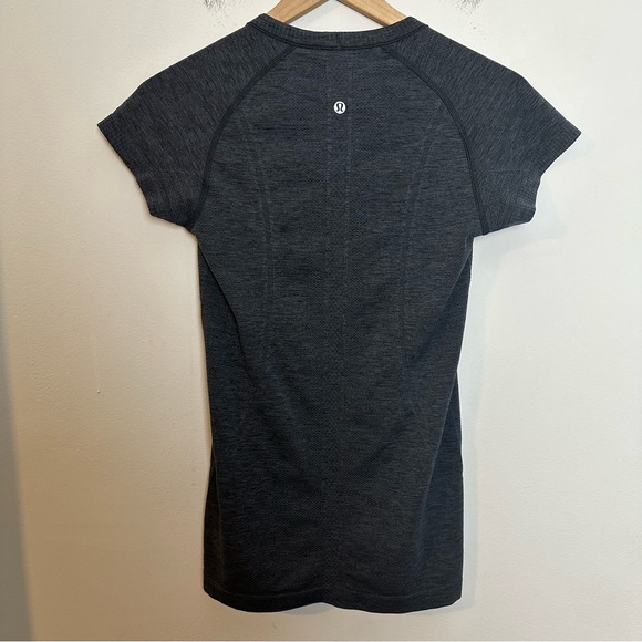 LULULEMON- Swiftly Tech Short Sleeve Crew Heathered Black Athletic Training Gym - Picture 5 of 7